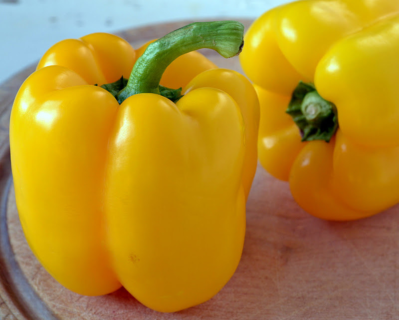 1 oz Yellow Bell Pepper Seeds, Golden California Wonder, Non-GMO Pepper 4000ct