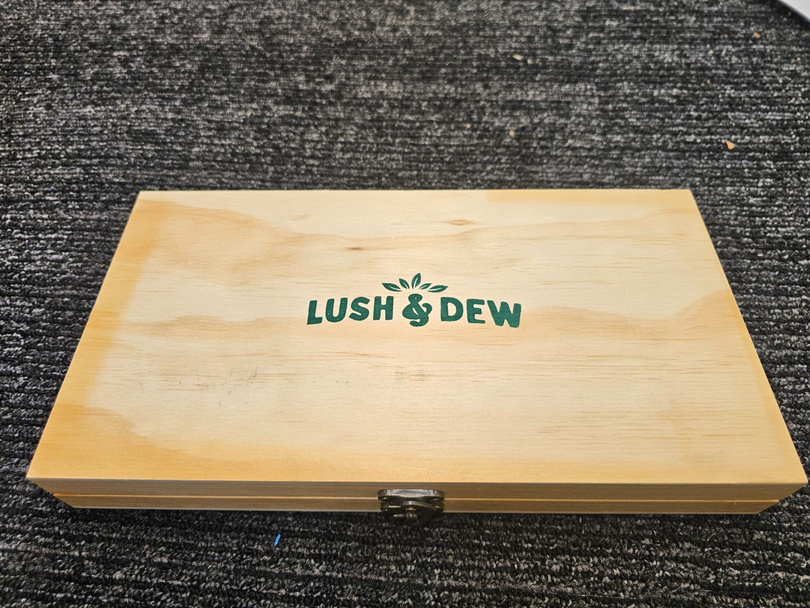 Lush and Dew Year-Round USDA Zone 9 Seed Bank 32 Varieties Seed Grow Guide