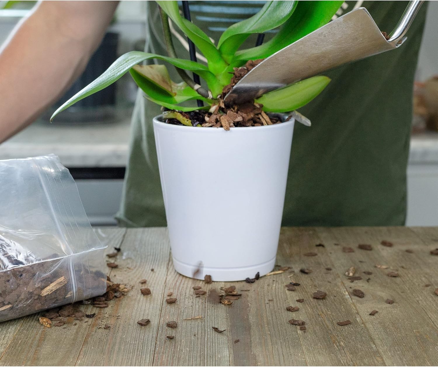 Long-Lasting Organic Orchid Bark – 4 Quarts Ideal for Potting and Repotting
