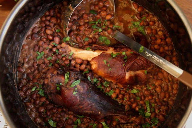 Iron and Clay Cowpea Seeds | Southern Field Pea Zipper Brown Crowder Seed 2024