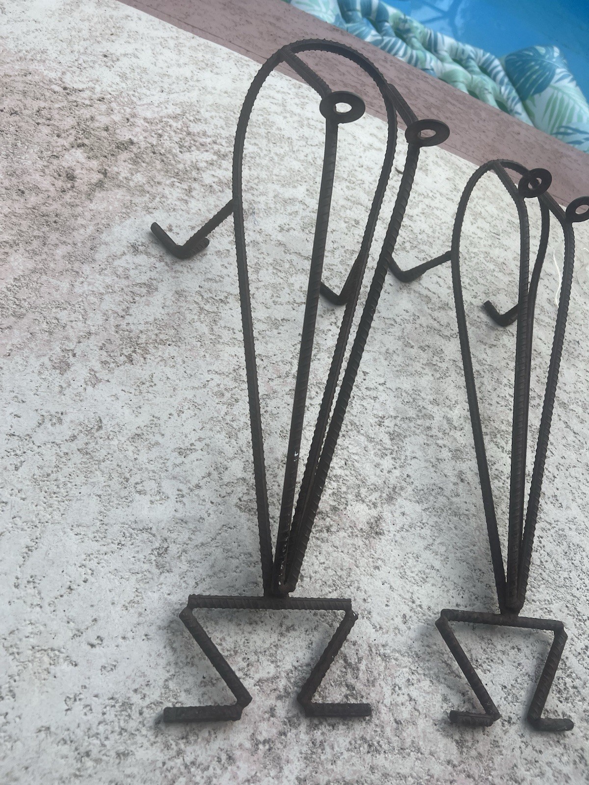 VINTAGE HEAVY REBAR TREE FROGS METAL FOLK ART 24”X10” & 22”X9”~LOT OF 2