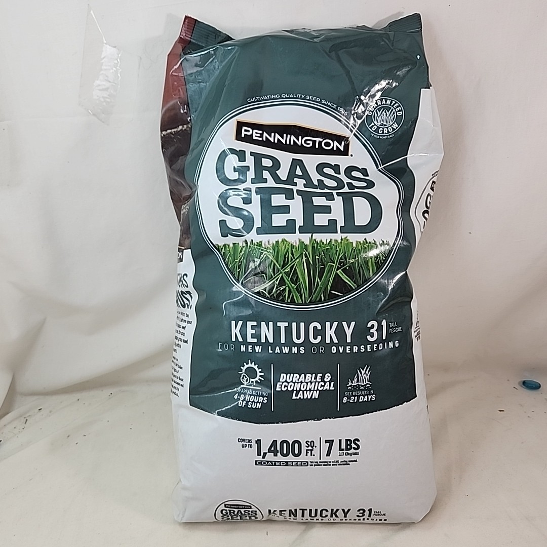 Pennington 100516051 1400 sq. ft. Coverage Tall Fescue Grass Seed 7 lbs.