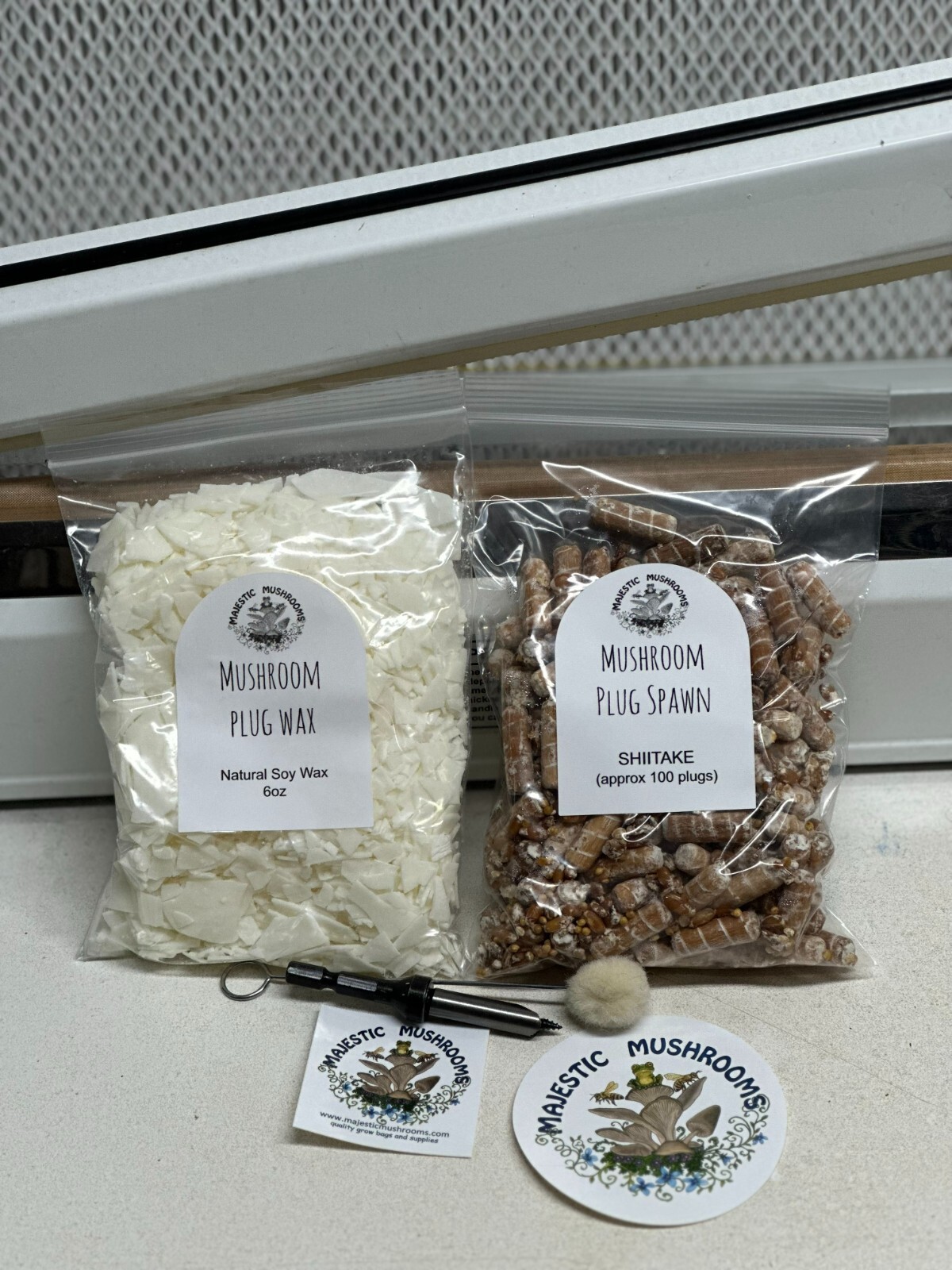Shiitake Mushroom Plug Spawn 100x & drill bit/wax combo pack – FREE USA shipping