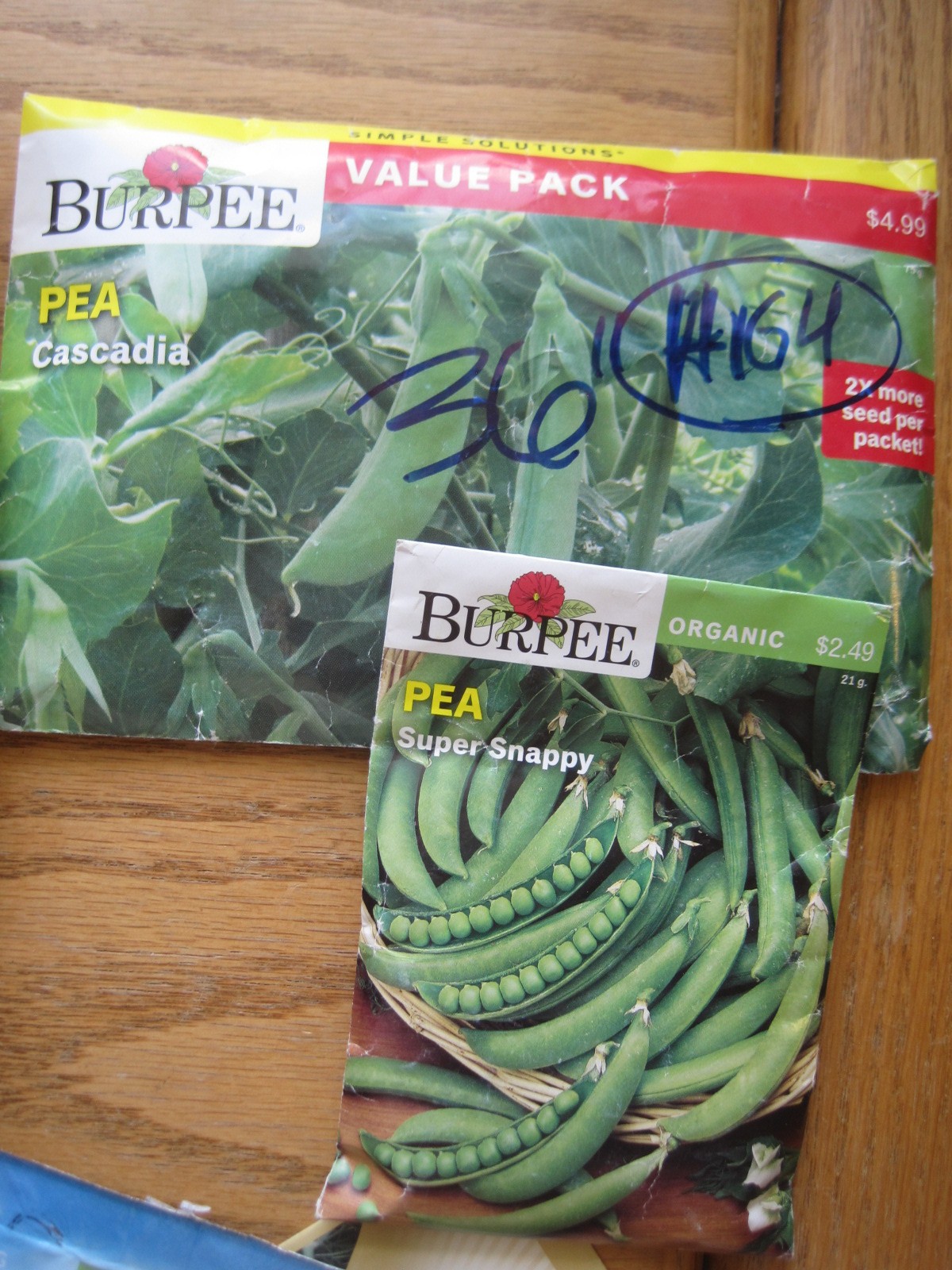 Large Lot 51 Sealed but Expired Vegetable Seeds Beans Greens Herbs Tomatoes ++