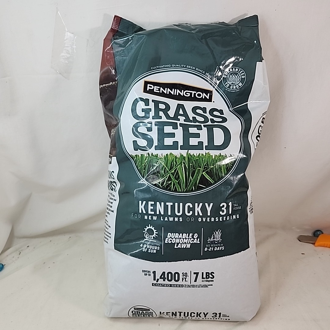 Pennington 100516051 1400 sq. ft. Coverage Tall Fescue Grass Seed 7 lbs.