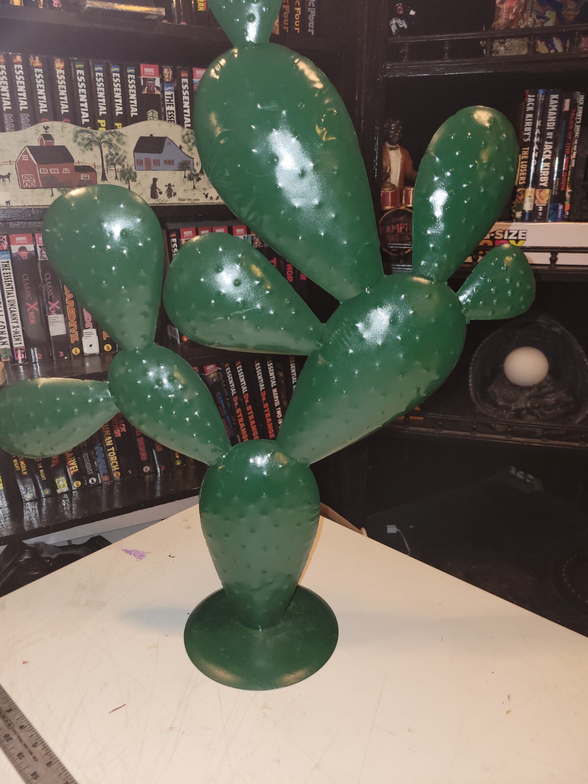 METAL YARD ART PRICKLEY PEAR CACTUS SCULPTURE 25″ TALL GREEN IN OR OUT DOOR