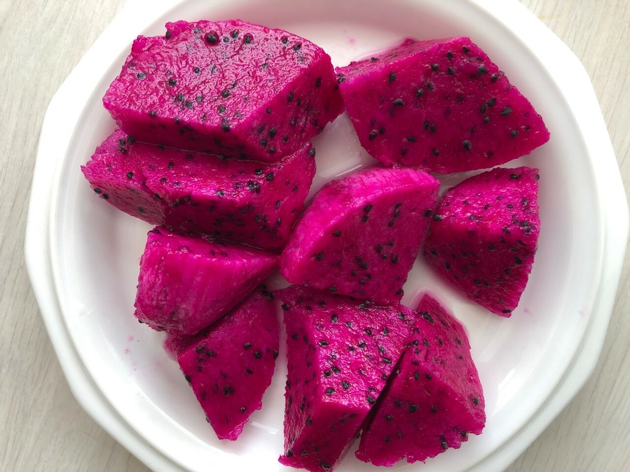 Red Dragon Fruit 2 Cutting 9-14″. Purple Haze