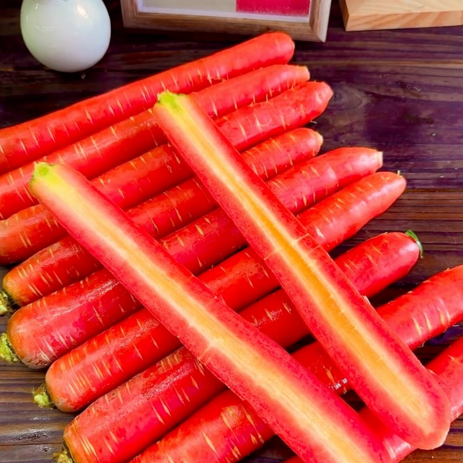 Red Fruit Carrot Seeds – 1000 Seeds – Non-GMO Heirloom Root Vegetable