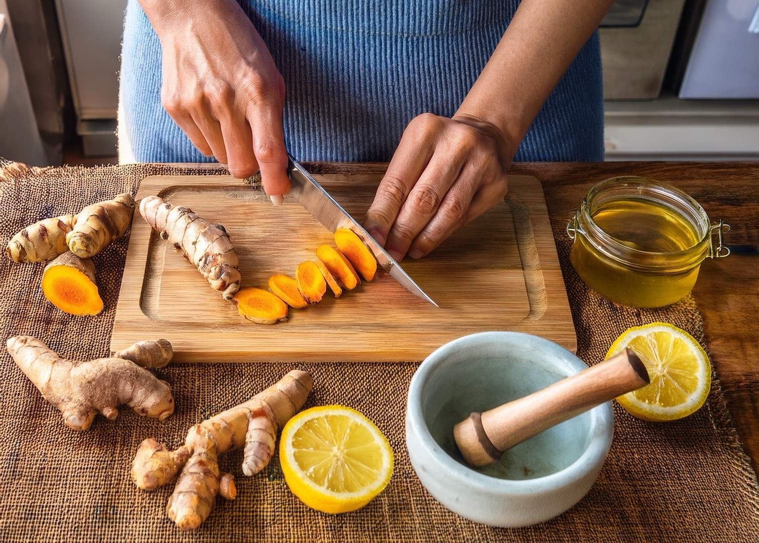 Fresh Turmeric Root(ORANGE CURCUMA LONGA)for Plant-Arthritis Pain-SKIN SORES 2lb