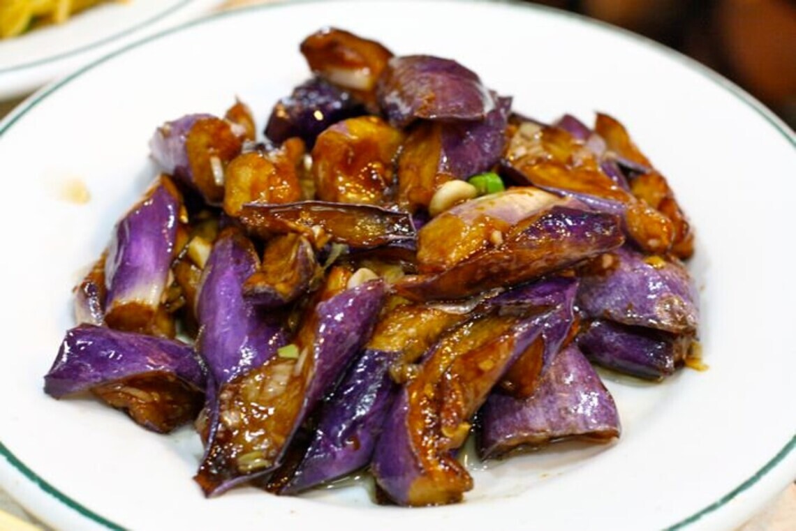 400+ LONG PURPLE EGGPLANT SEEDS – NON-GMO, USA SELLER! FREE SHIPPING INCLUDED!