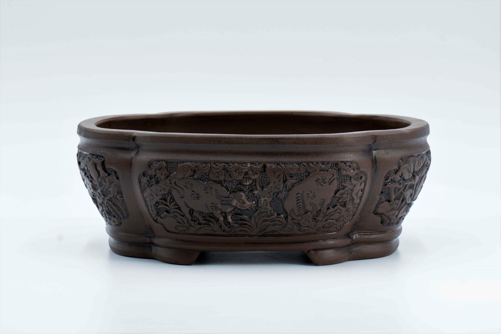 Chinese engraved flower shape pot outside 15.3″ L x 12″W x 5.5″ H