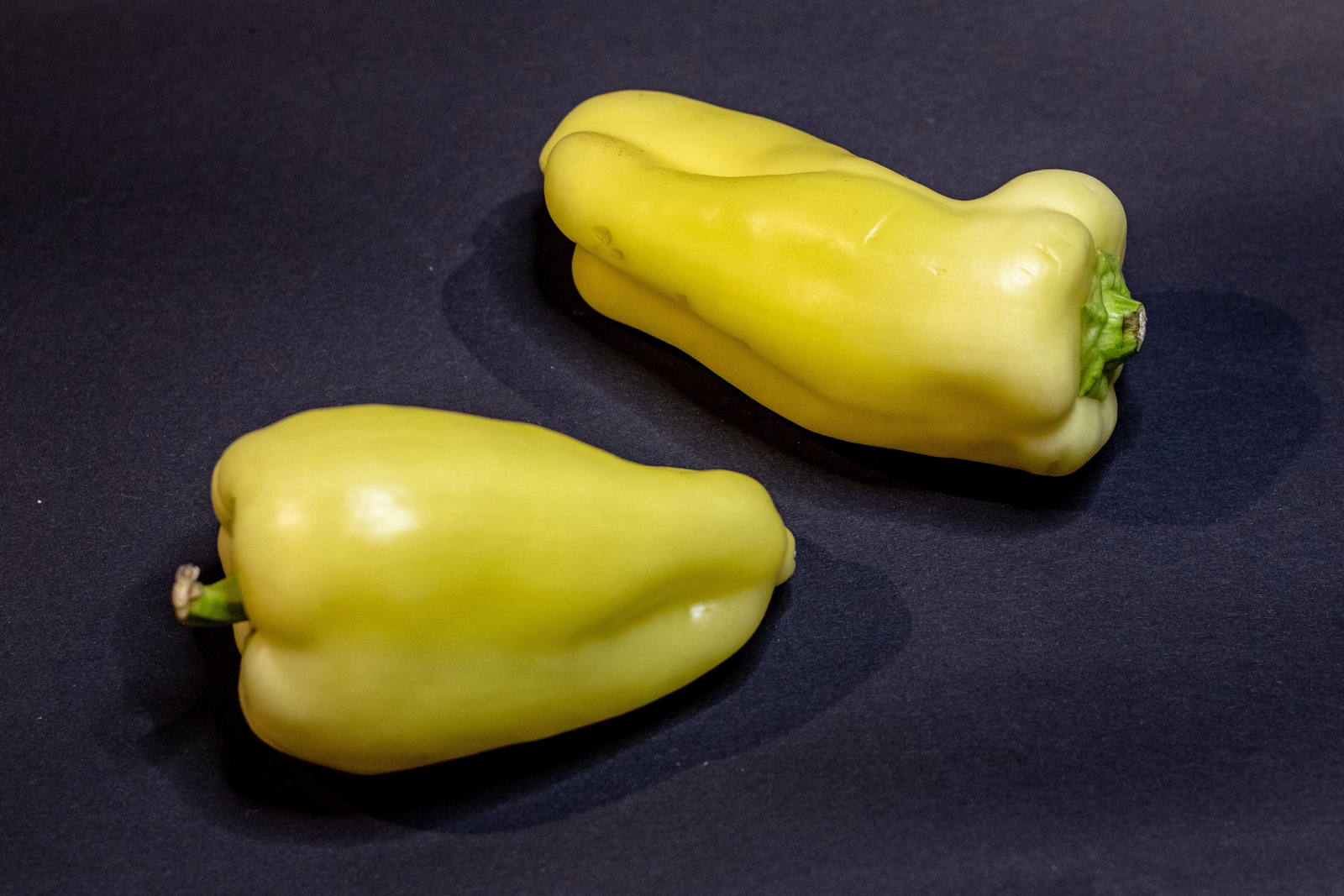 25 Organic GIANT SZEGEDI PEPPER Capsicum Hungarian Sweet Paprika Bell Seeds