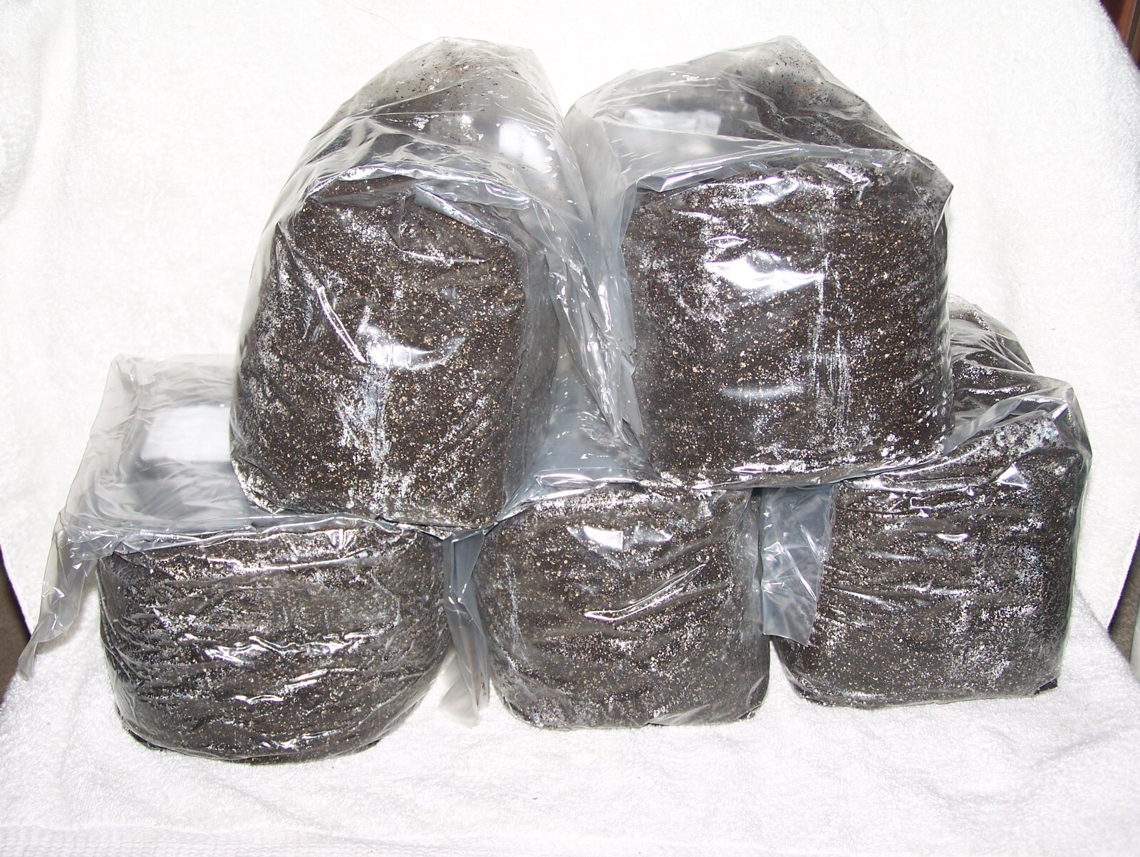 5 lbs Coconut Coir, Vermiculite And Gypsum Bulk Mushroom Substrate in Grow Bag